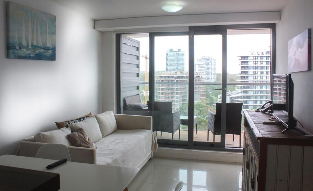 Hermoso apartamento en Torre Chronos con piscina climantizada y vista al mar - 2