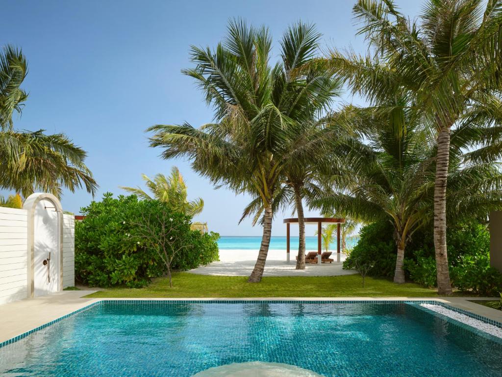 Swimming pool, Villa Park Sun Island Resort in Maldive Islands