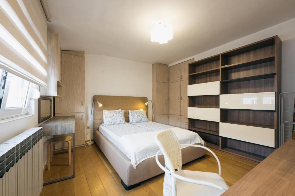 Panorama Central-Square Apartment - 1