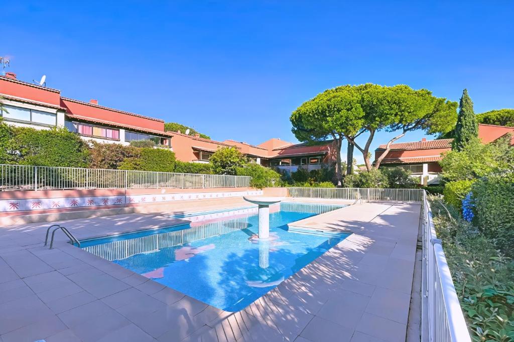 Cozy duplex with swimming pool and terrace in Fréjus - 1