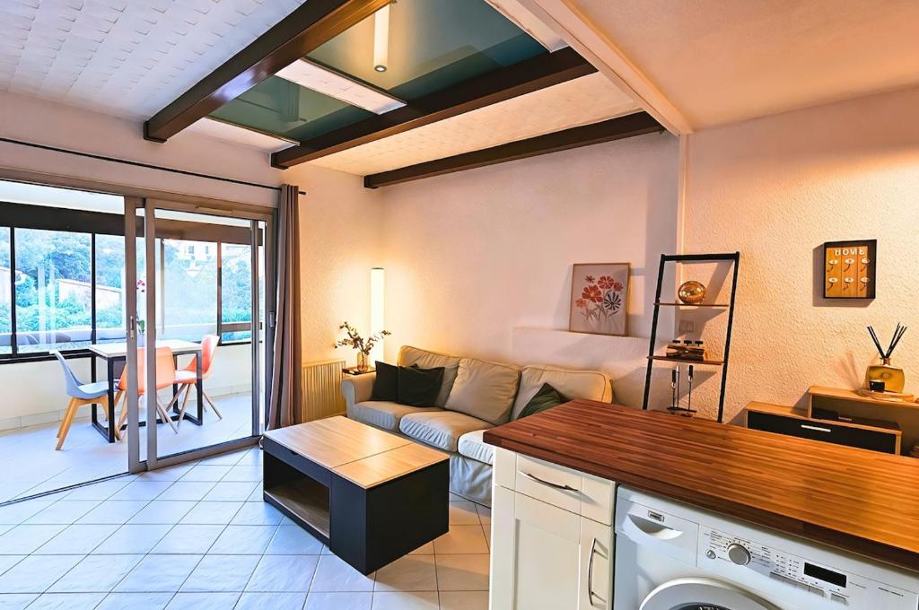 Cozy duplex with swimming pool and terrace in Fréjus - 4