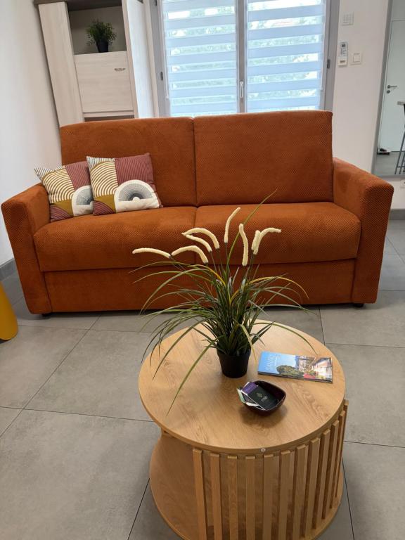 Studio cosy et lumineux - séjour idéal -parking - 5