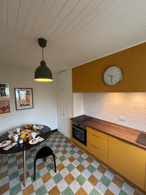 Appartement calme et lumineux, cour extérieure, repas maison possibles - proche Gare et Centre - 5