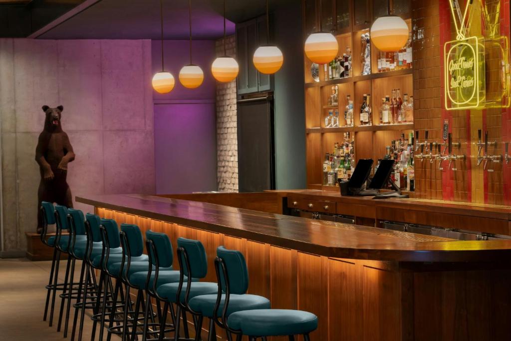 Bar/lounge