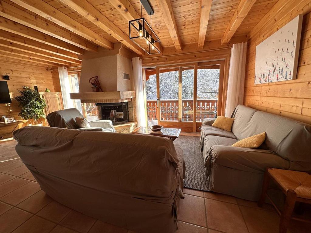 Chalet 4 chambres, 9 pers, pied des pistes, garage 2 voitures - FR-1-572-279 - 3