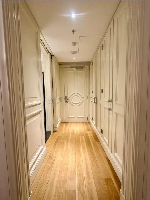 Icon 5 Star Luxury Residence - 4