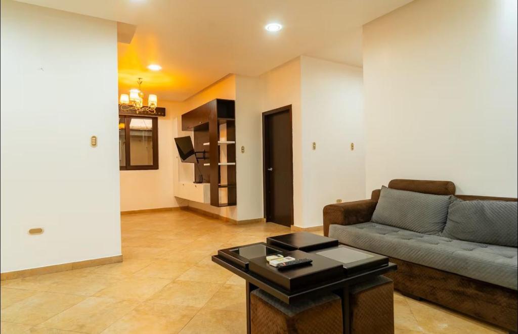 Spacious Luxury State in Samborondon - 2