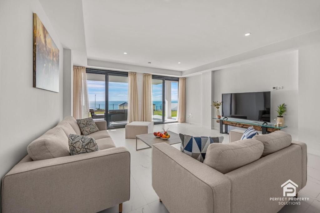 Azata Ground-Floor Gem with Huge Garden and Terrace - 3