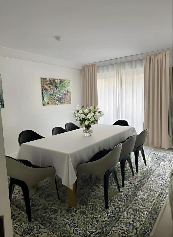 Arc de Triomphe - Prestigious 3BR - Terrace - 4