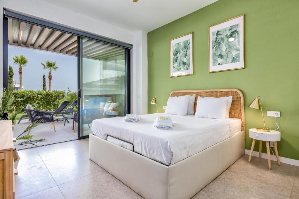 LolaBeachfront - 2