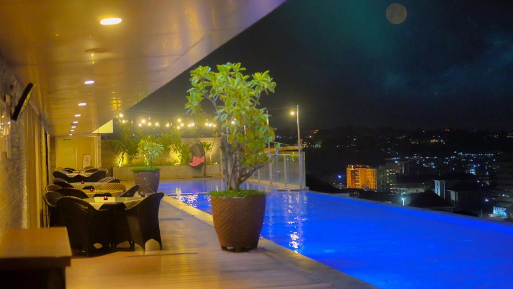 Swimming pool