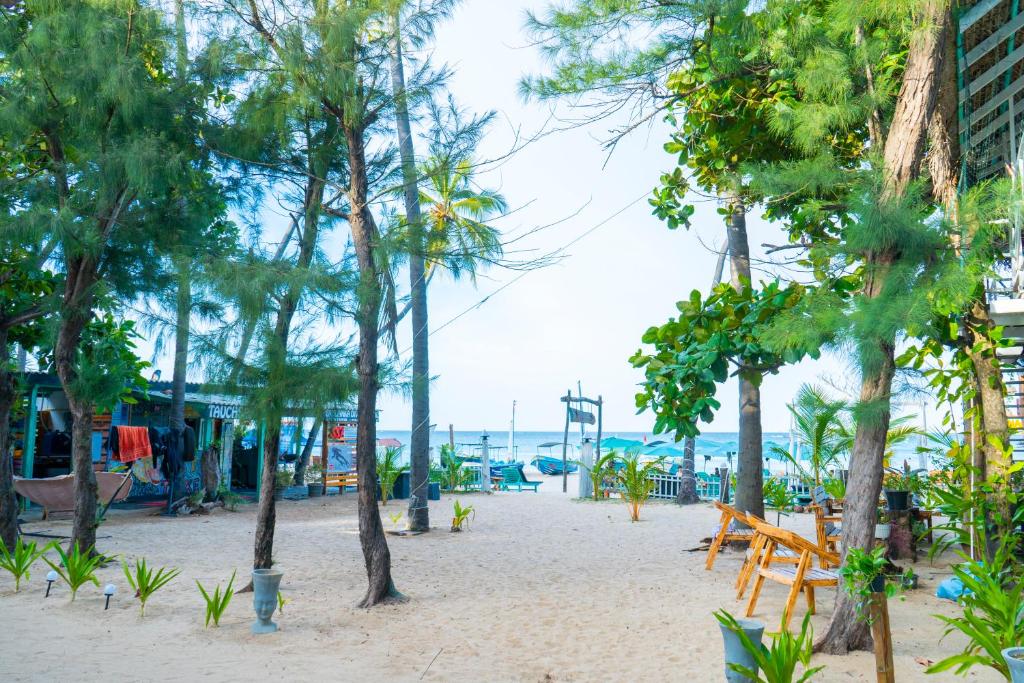 French Garden Regish Beachfront Hotel