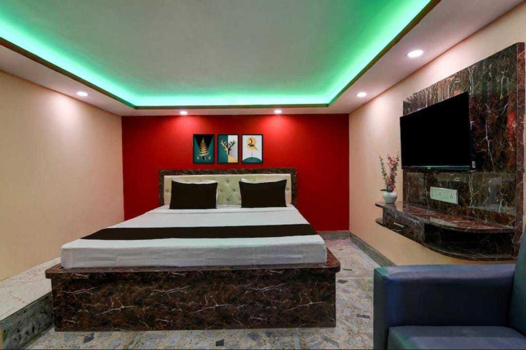 Hotel O Park Street Metro Station Formerly SR Imperial