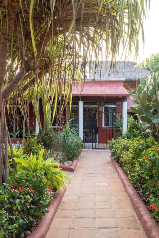 Hidden Gem! Charming 2 Bedroom Vacation Home! - 1