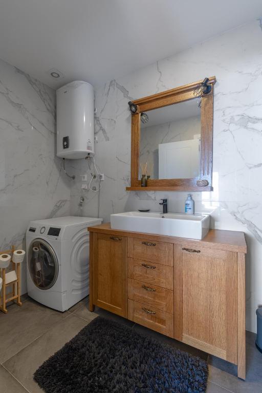 Majestic Tre Group Apartment - 4