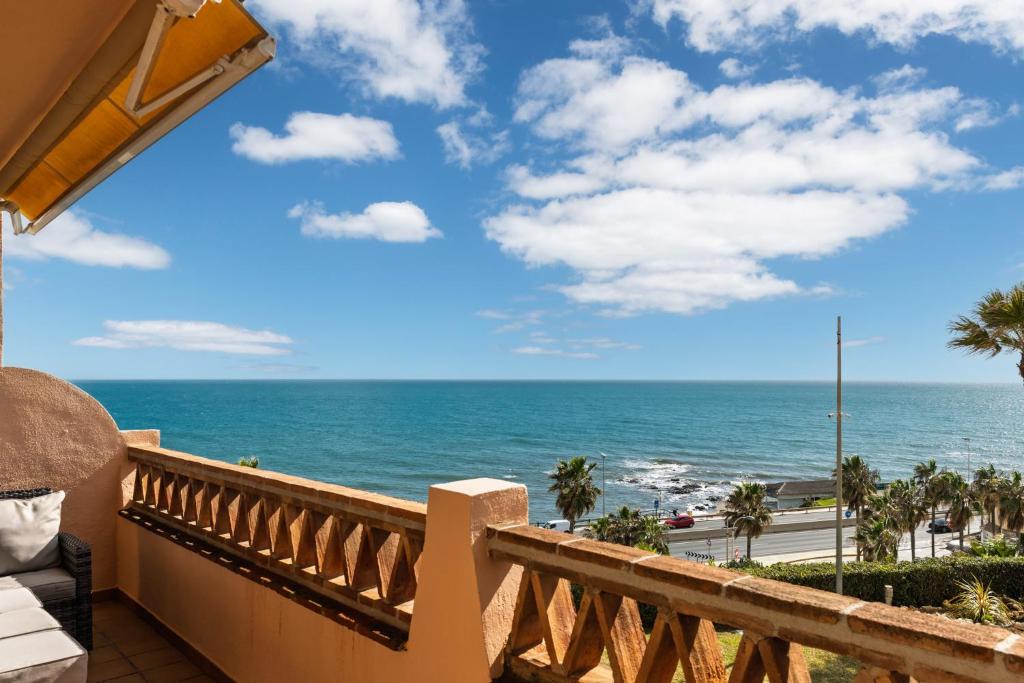 La Joya Seafront by Alfresco Stays - 4
