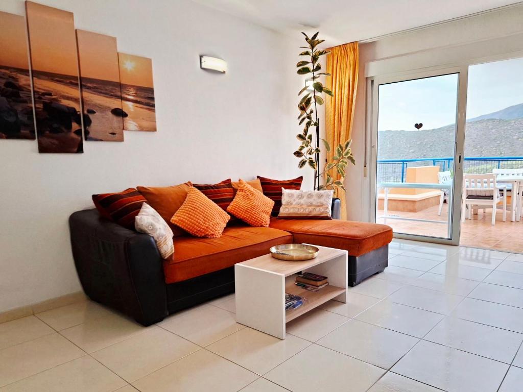 Cozy 2 Bedroom Apartment in Costa Adeje - 3