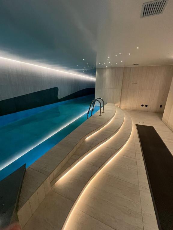 Modern sky suite strategic location Jump-In - 2