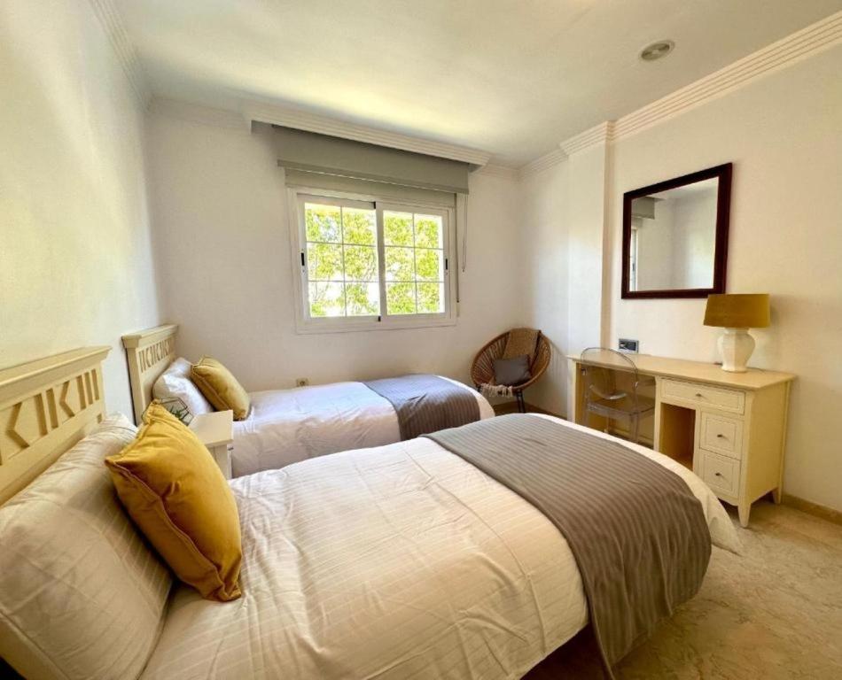 Moderno apartamento con preciosas vistas al mar en urbanización con piscina - Rio Real 11 2G - 4