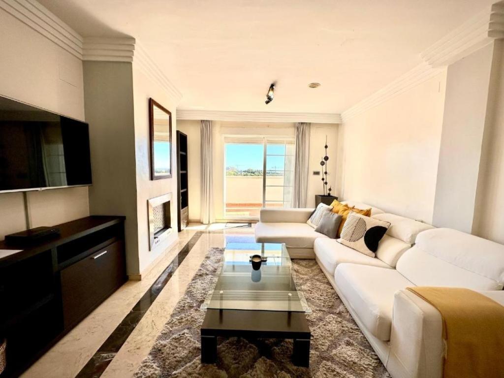 Moderno apartamento con preciosas vistas al mar en urbanización con piscina - Rio Real 11 2G - 2