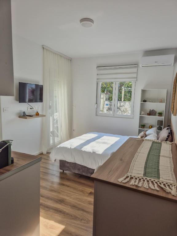 Bonaca Holiday Apartments Bar - 3