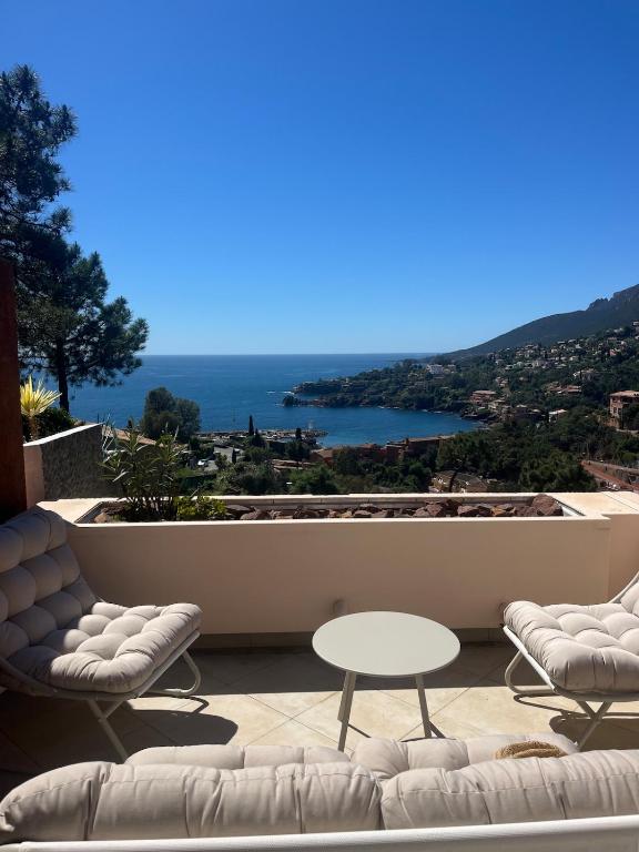 Duplex appartement,6pers, piscine, mer avec plage à 5mn ,Theoule sur Mer -Cannes - 1