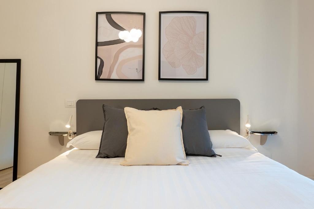 Urban Oasis with Patio Labicana Apartment near Termini - 1