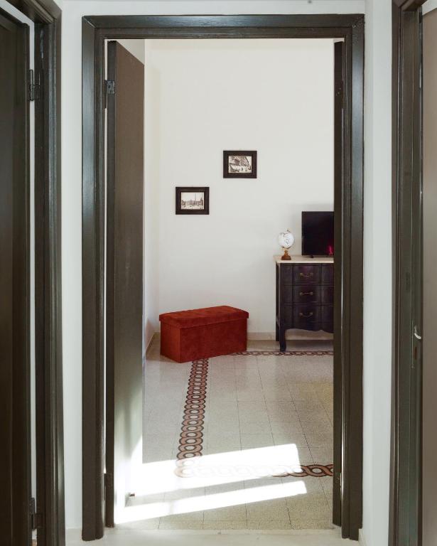 Stylish flat for up to 5 people - 200m from Metro SanGiovanni - 2