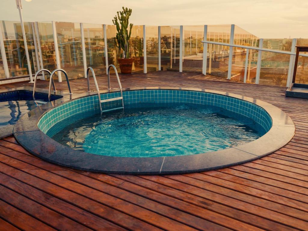 Hot tub