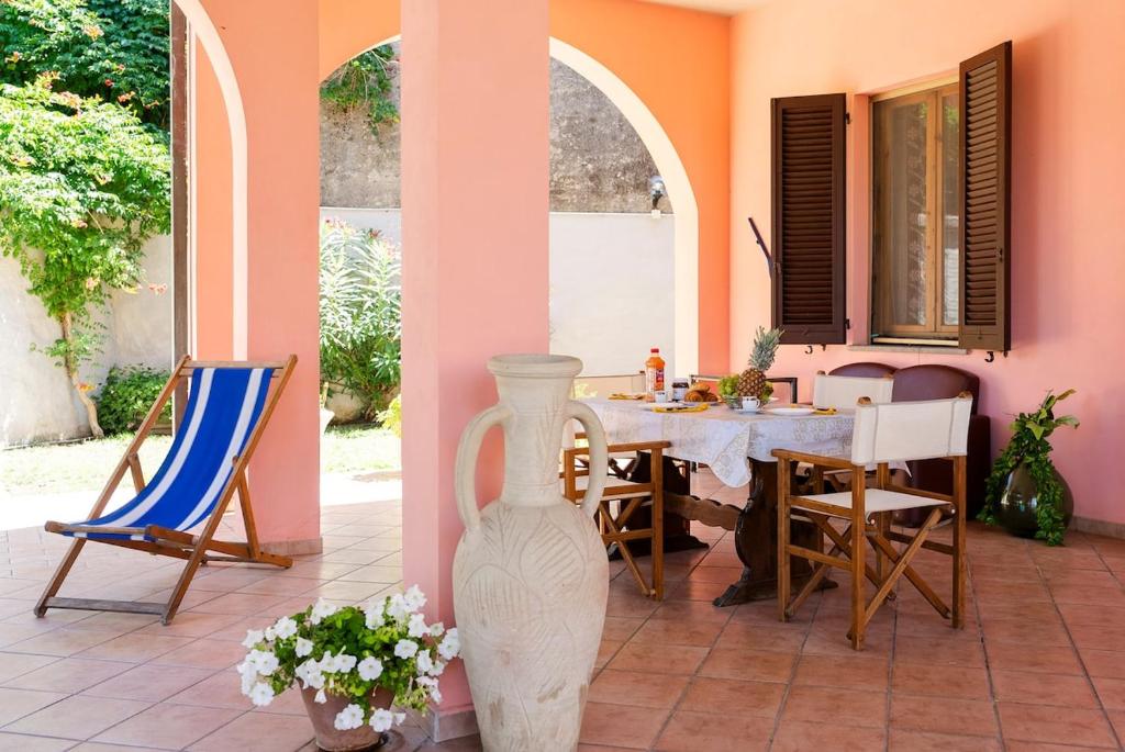 Quercianella Relax in Villa with Patio & Garden - 1