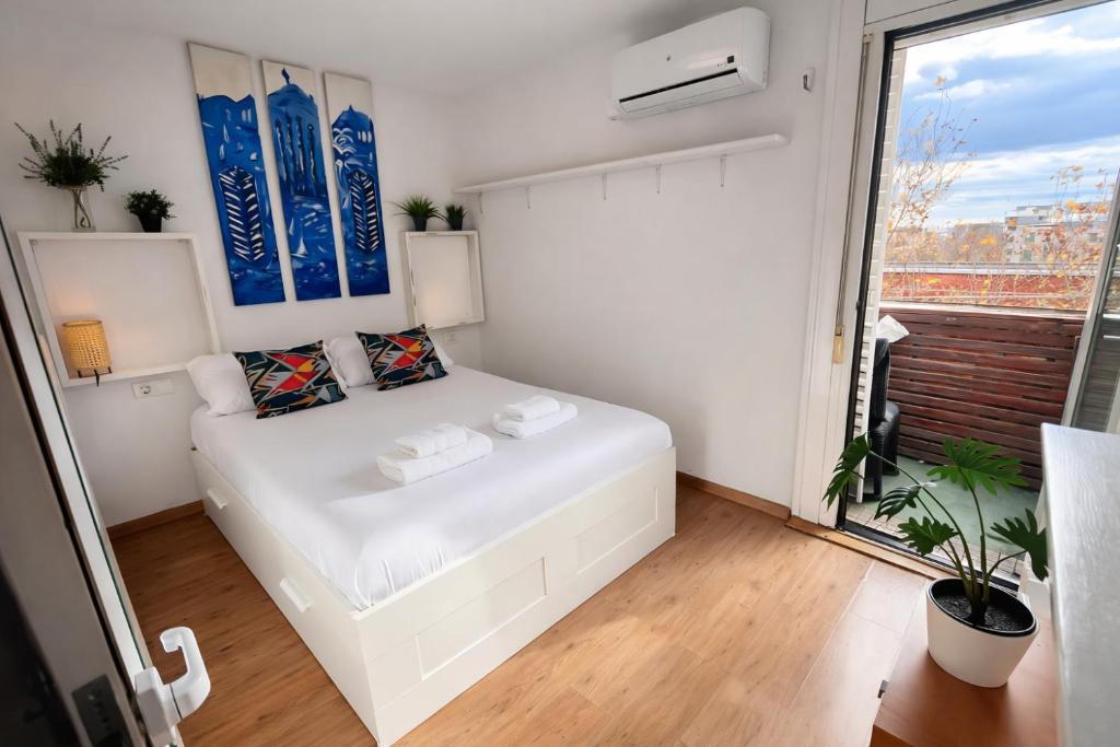 Recién Reformado! Port Forum a 2 minutos Metro a 10 minutos del Mar! 2 Hab y 1,5 Baños - 5