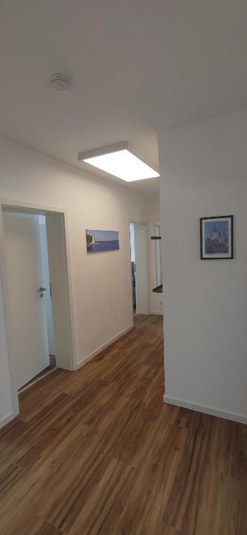 Eleonoras Ferienwohnung im 2OG inklusive eigenen Parkplätzen vor der Tür für bis zu 8 Personen geeignet - 5