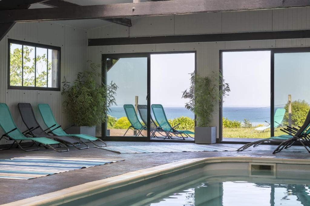 スイミングプール