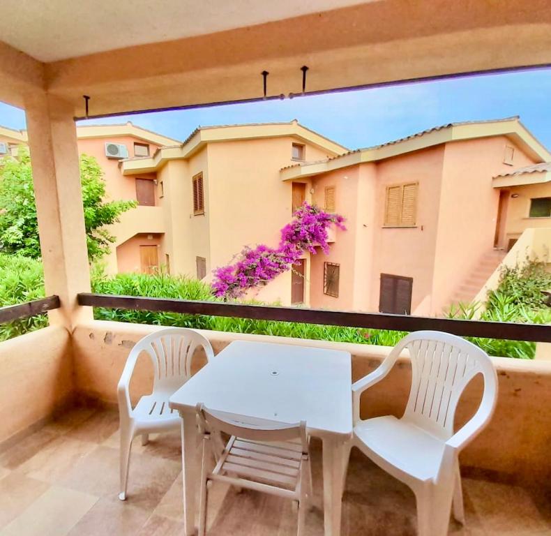 Studio 2 beds with air conditioning and private veranda in Marinella just 250 mt from the sea - 2