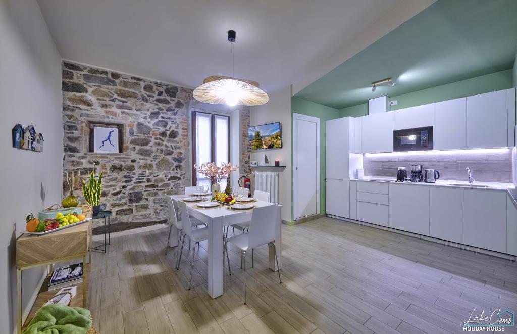 Daniel House - Lake and ferry terminal 1 minute walk, in the heart of Bellano - 1