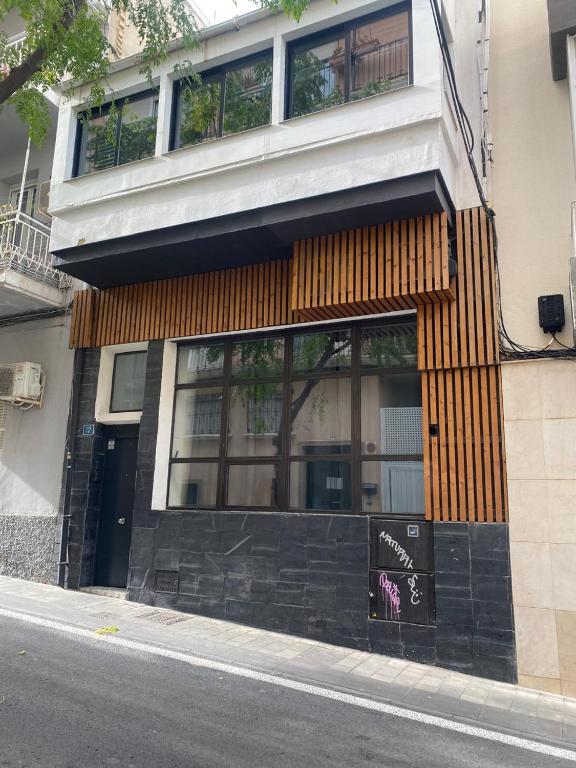 Centrico apartamento familiar con patio privado - 3