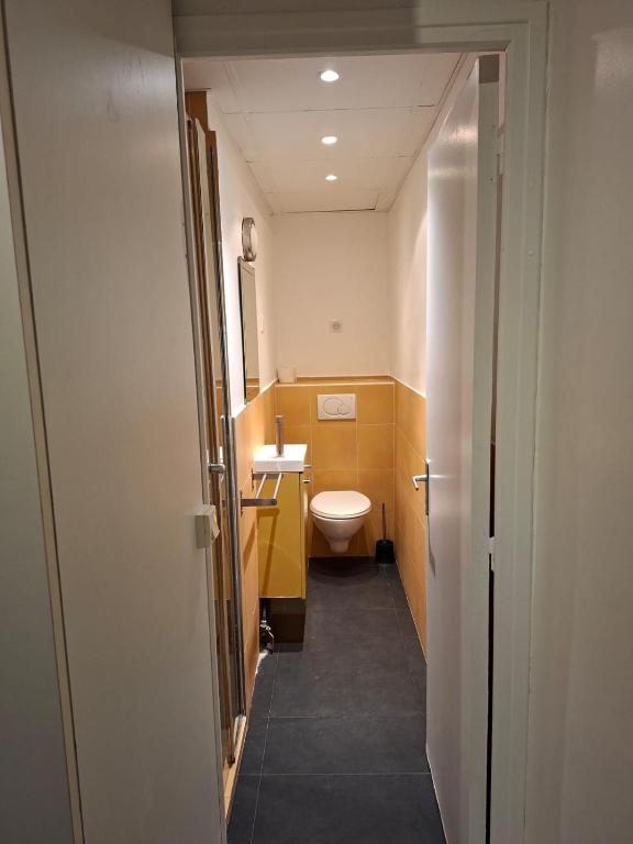 Private Guest Room and Bath Steps from Notre Dame - 3