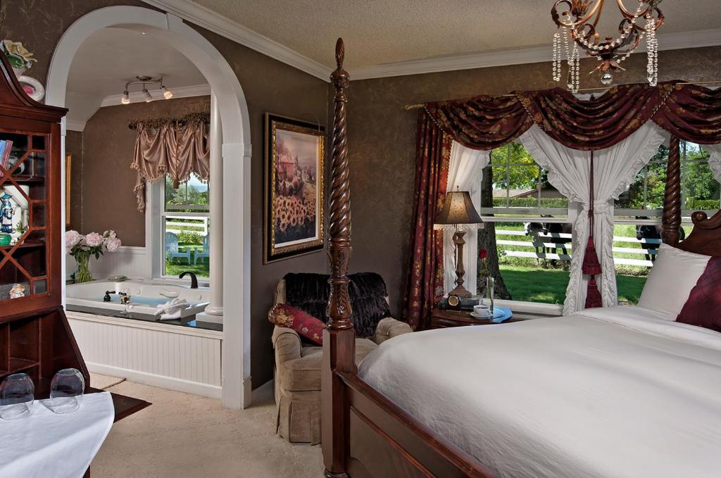 Cozy Rose Inn — Hotel in Grandview (WA)