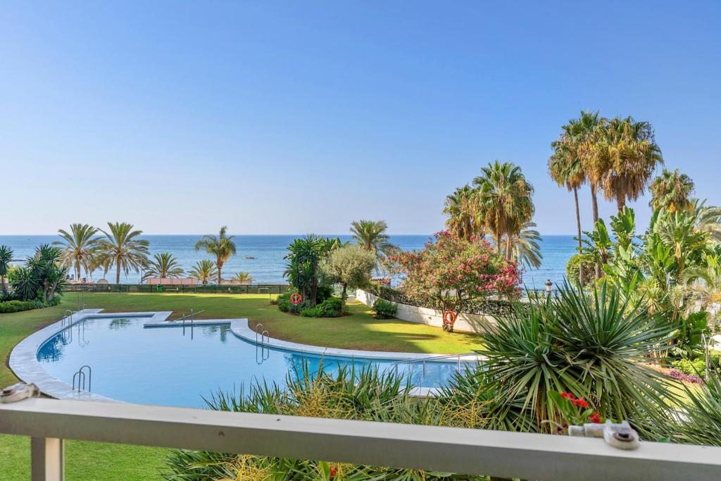 Modern Beachfront 2-Bedroom Apartment - 1
