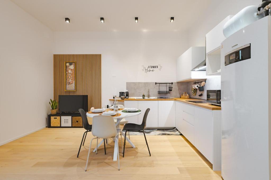 Family Home I BB Apartments Trieste - 3