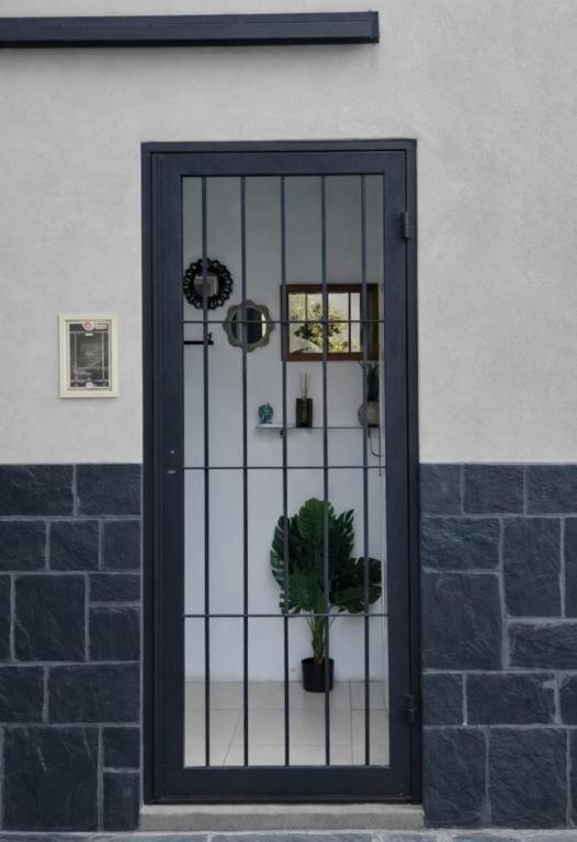 Departamento cómodo y renovado a pocas cuadras del parque mitre! - 2