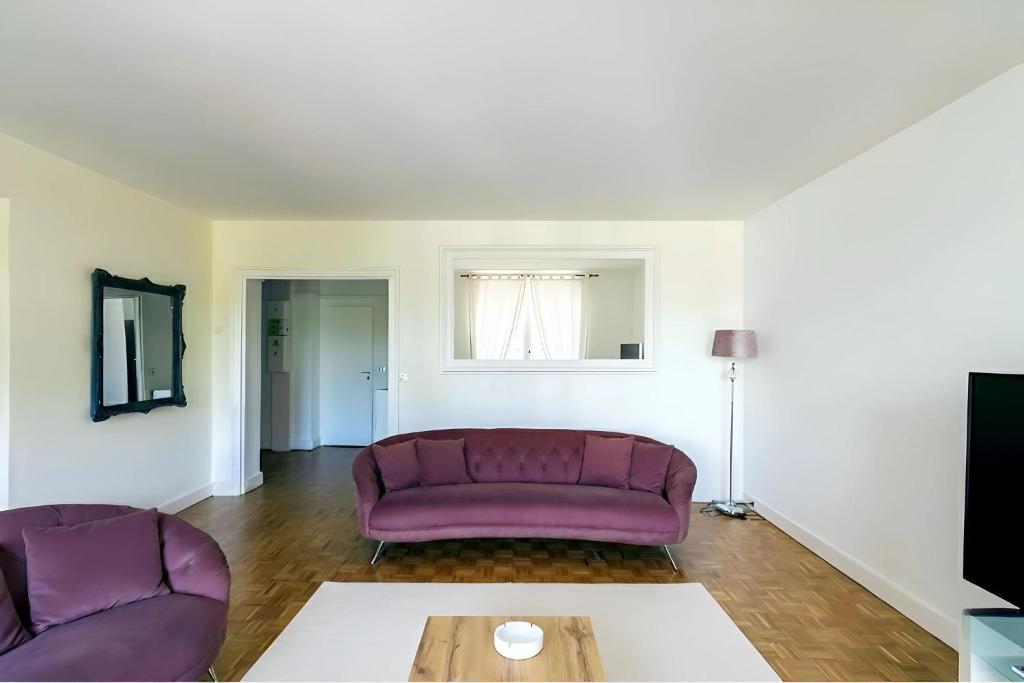 Eiffel View - Spacious 3BR - Sleeps 9 - Terrace - 4