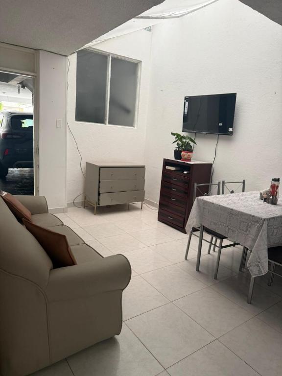 Acogedor Apartamento Pequeño e Independiente - 3