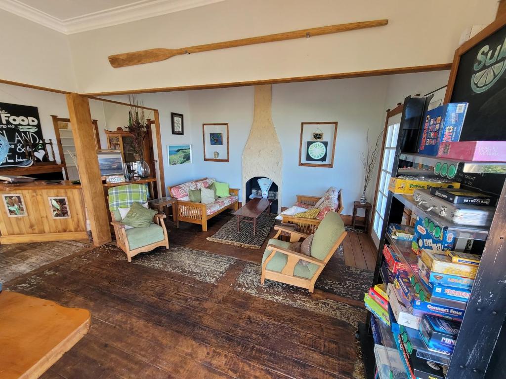 Shared lounge/TV area