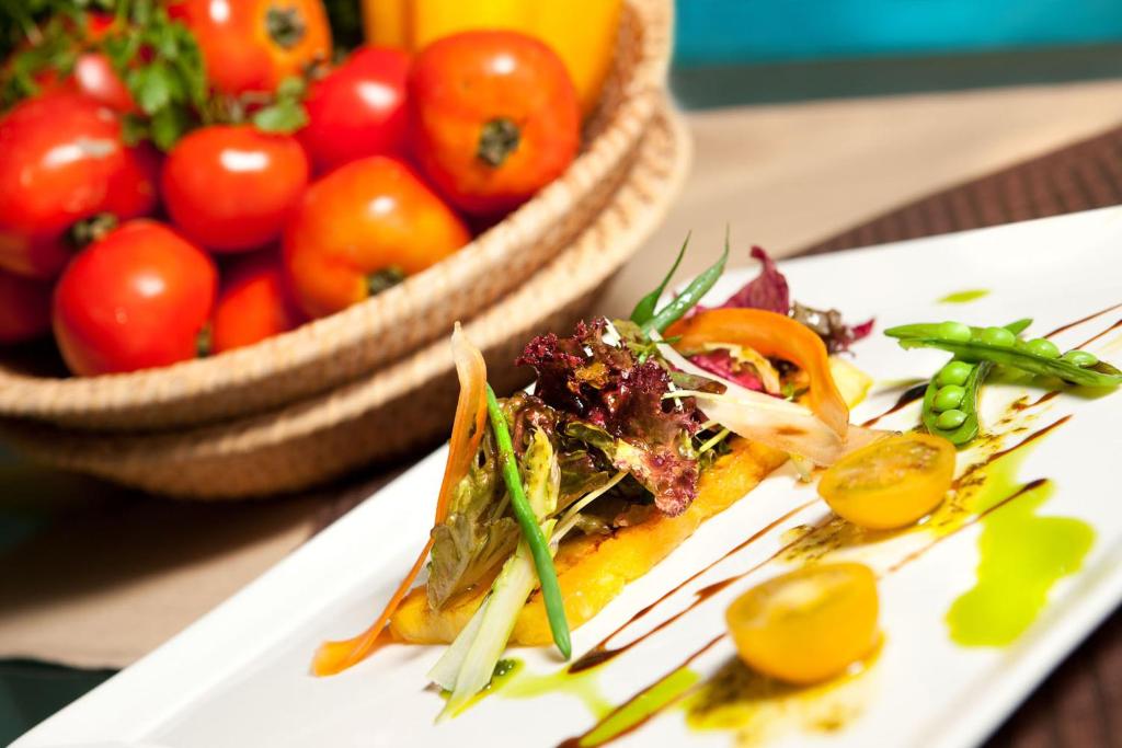 อาหารและเครื่องดื่ม