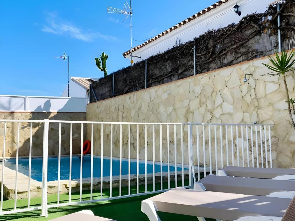 Amplio Chalet con Piscina privada Terraza y Barbacoa Cerca del pueblo - 3