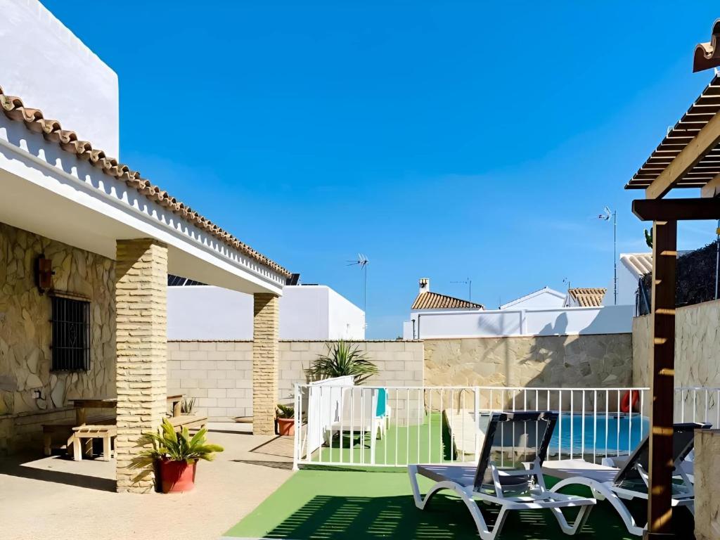 Amplio Chalet con Piscina privada Terraza y Barbacoa Cerca del pueblo - 1
