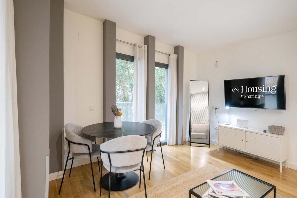 Housing Gran Via by SharingCo - 1