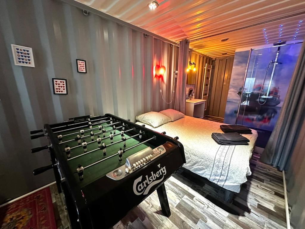 Séjour insolite dans un Container aménagé à Berck avec Borne d'arcade et Babyfoot - 5