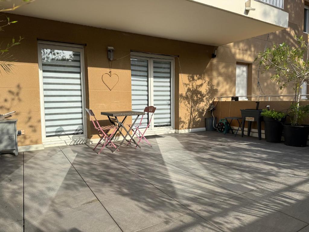 Le Puyricard Appartement avec terrasse - 2